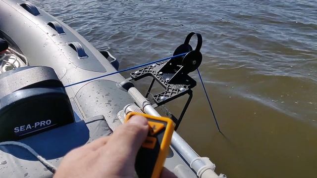 Якорная лебедка Sea-Pro 45, установка на лодку Gladiator RIB 420AL_A смотреть онлайн