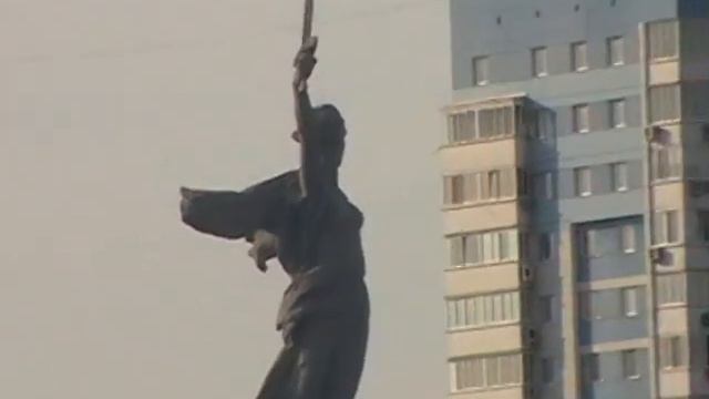 Мост через Волгу. Вид на Волгоград смотреть онлайн