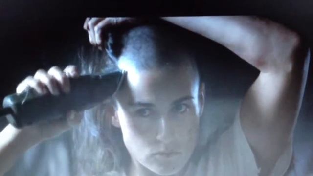 Headshave-Demi Moore