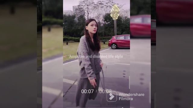 An amazing girl with an amputated leg walks with a crutch like a butterfly, 🦋#amputee#crutches #gir смотреть онлайн