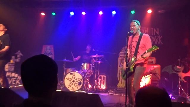 Kepi Ghoulie "The Beast With Five Hands" (Groovie Ghoulies Cover) At Uptown VFW 2023 смотреть онлайн