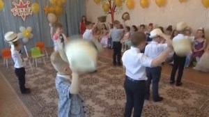 Танец джентльменов с тростями, шляпами