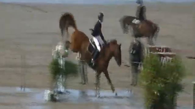 Sarah de Launay et Pierre Le Bouch Jumping d'Erquy Plage Septembre 2013 Préparatoire 1,20m смотреть онлайн