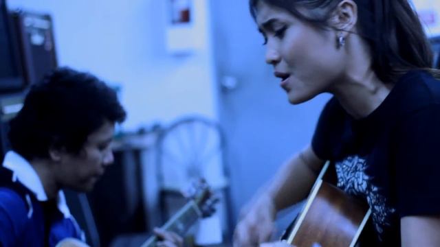 HUSH Acoustic Cover of Crying Out by Jinxed смотреть онлайн