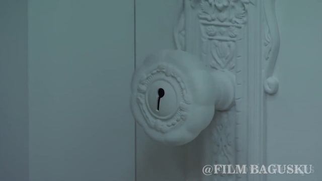 TERJEBAK DI RUANG KOSONG DENGAN RANDOM TOMBOL смотреть онлайн