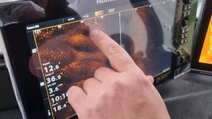 Humminbird Apex13. Lowrance HDS12. Как рисует рыбу. Нашел и поймал!