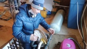 Как вынуть отработанную смолу из водоочистной колонны?