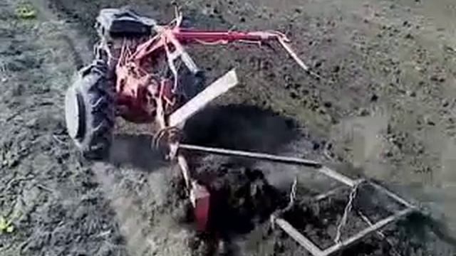 Агро пашет..