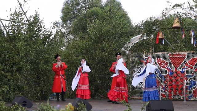 На горе стоял казак ... Луганские казаки («Багатица-Лугань») на Троицких хороводах смотреть онлайн