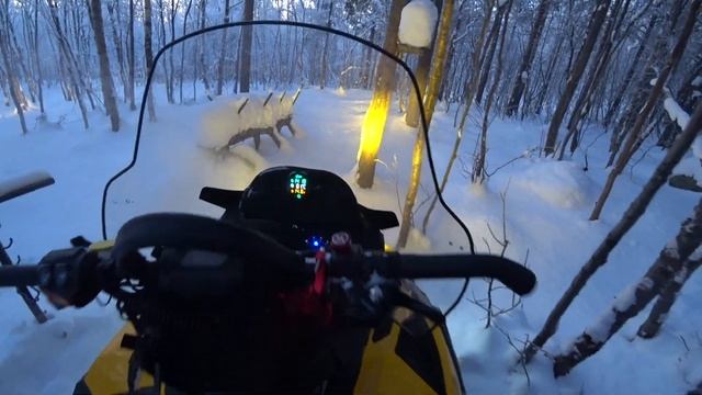 Снегоход SKANDIC 900 ACE .Замена АКБ. запуск в мороз и поиск утопленника .. смотреть онлайн