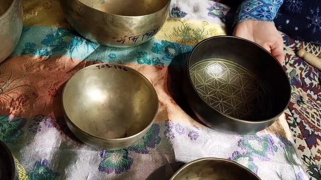 Сет 5 чаш с вариантами 'Цветок жизни' смотреть онлайн