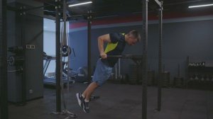 Отжимания на брусьях/ Bar Dips