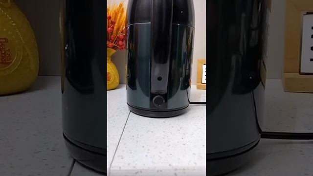 Electric kettle Wanlida electric kettle is a convenient and practical small kitchen appliance смотреть онлайн