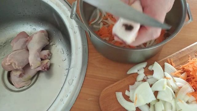 Куриные голени с овощами к любому гарниру.Очень быстрый рецепт. смотреть онлайн