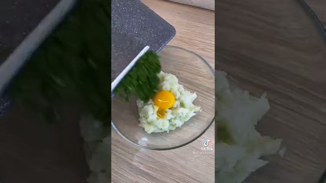 ЕСЛИ НАДОЕЛИ КОТЛЕТЫ ИЗ МЯСА ТО ПРИГОТОВЬТЕ ИЗ КАПУСТЫ . смотреть онлайн