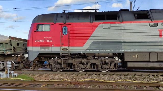 Тепловоз 2ТЭ25КМ-0532, ст. Санкт-Петербург-Товарный-Витебский, г.СПб, 13.10.2022г.(4K UHD) смотреть онлайн