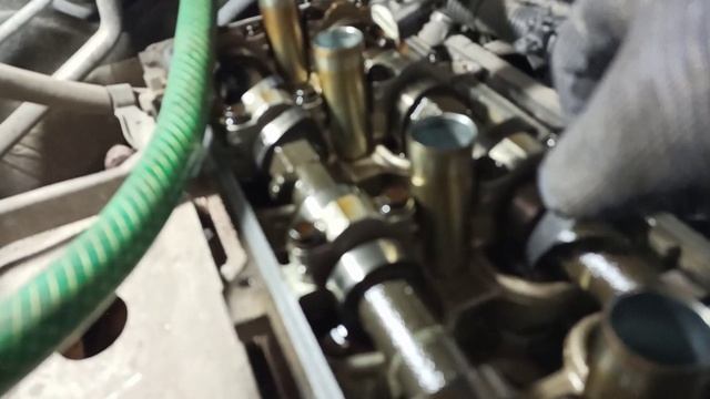 Toyota surf 2.7 3RZ регулировка зазора клапанов, мотор троит, есть вибрация. смотреть онлайн