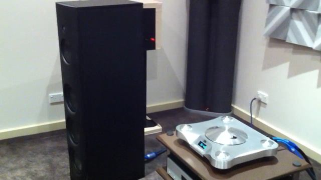 MAGICO Q3 , VITUS RI-100, SILTECH Signature, ORACLE CD at Absolute HI End смотреть онлайн