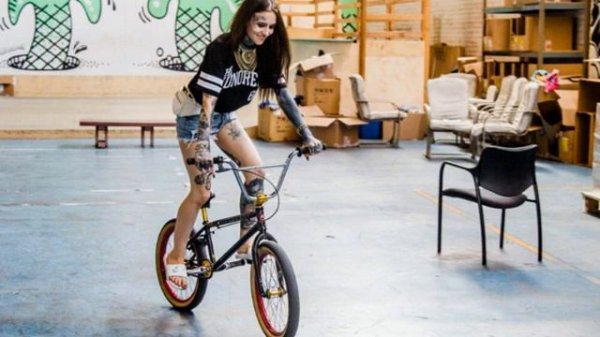 МОНАМИ ФРОСТ(ФОТО)(Monami Frost her photo)