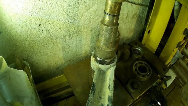 Toyota RAV4 40 Замена сайлентблоков задних продольных рычагов???