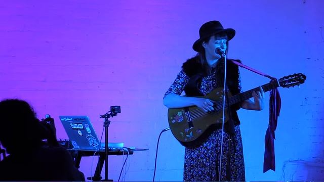 Lena Kaufman (live) "Ночь сияла кристаллом" 23,02,18 г. Арт-кафе "Море внутри". Сокольники. смотреть онлайн