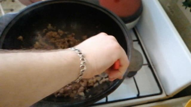 Макароны по-флотски в казане. смотреть онлайн