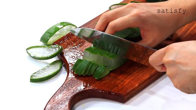 Oddly Satisfying Aloe Cutting and Squeezing Video - ASMR смотреть онлайн