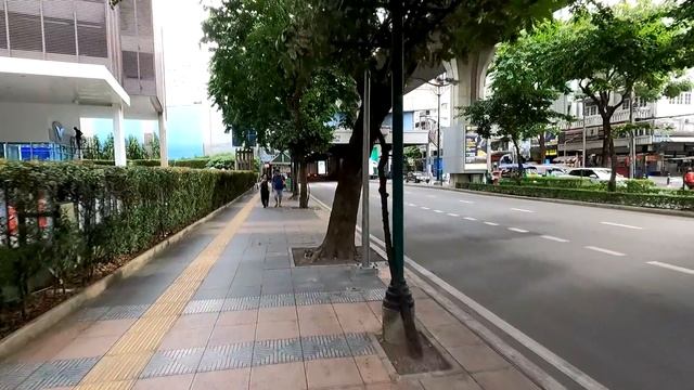 เดินเล่น บีทีเอสหมอชิต ถนนพหลโยธิน ถึงแยกสะพานควาย Saphan Kwai(ก.ย.66) смотреть онлайн