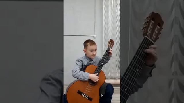 Вакареско Иван Гитара 1 класс "Мазурка", "Я умею прыгать через лужи" смотреть онлайн