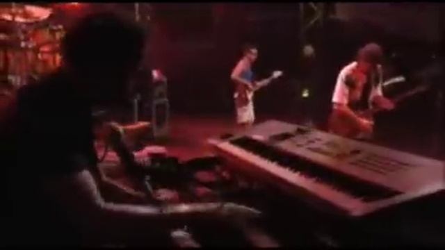 Eric Clapton Shreds with Carlos Santana смотреть онлайн
