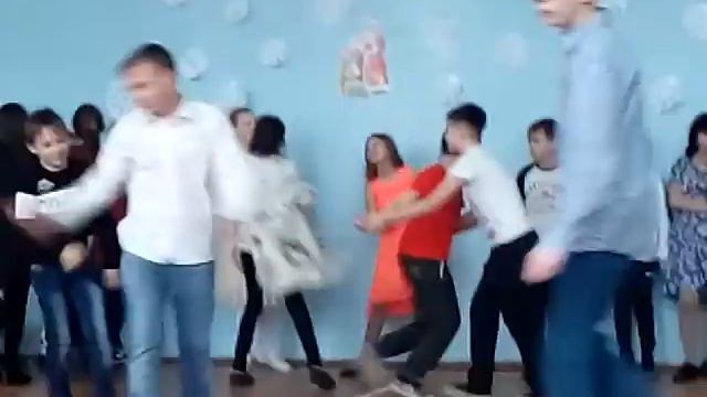 Дискотека в школе(3) смотреть онлайн