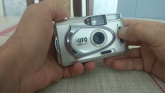UFO Mini Lux 35mm Point and Shoot film camera with self-timer смотреть онлайн