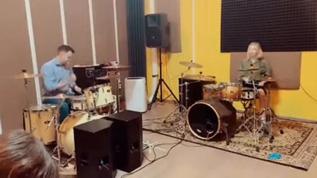 Масс-репа барабанщиков смотреть онлайн