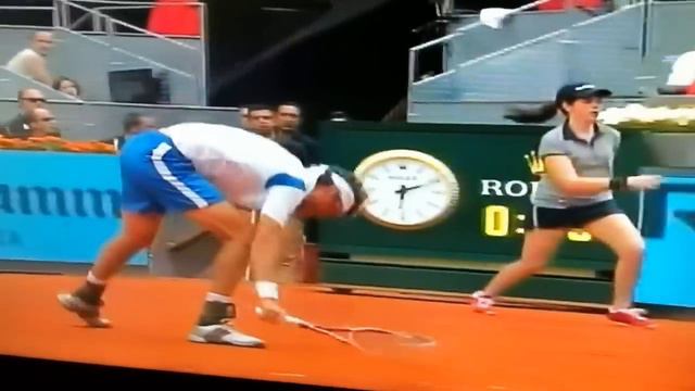 Robin Haase goes bananas and destroys racket on Live TV - 2013 Madrid Open - Tennis смотреть онлайн