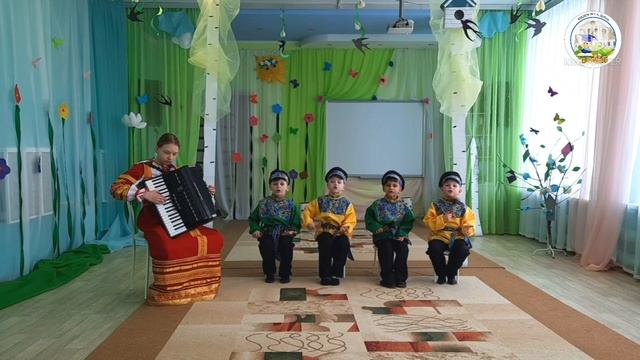 Вокальный квартет''Бусинки'' р.н.п.''Во кузнице'' аккомп.Истратова Анастасия. смотреть онлайн