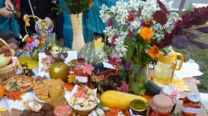 Ярмарка, ярмарка золотая ярмарка.