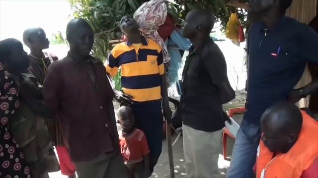 Как выживают люди, дома которых стоят посреди самого большого болота Африки! смотреть онлайн