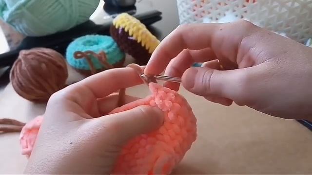 Мастер класс вязание крючком Плюшевый пончик смотреть онлайн