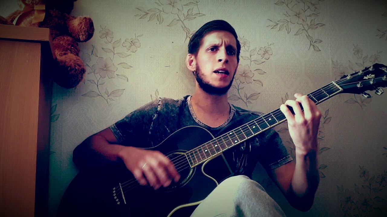 Хасан Мусаев - А дождик льёт на гитаре смотреть онлайн