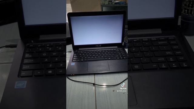 Charger darurat Asus R417N смотреть онлайн