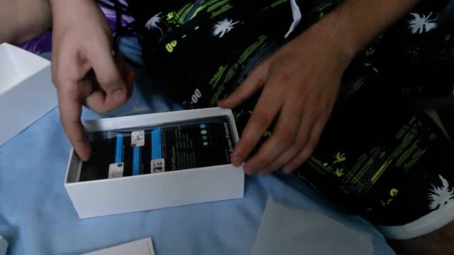 Распаковка телефона из Китая THL W11 смотреть онлайн