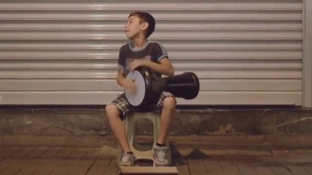 Уличный барабанщик! смотреть онлайн