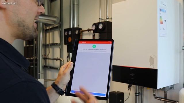 Inbetriebnahme einer Heizung mit dem Tablet смотреть онлайн