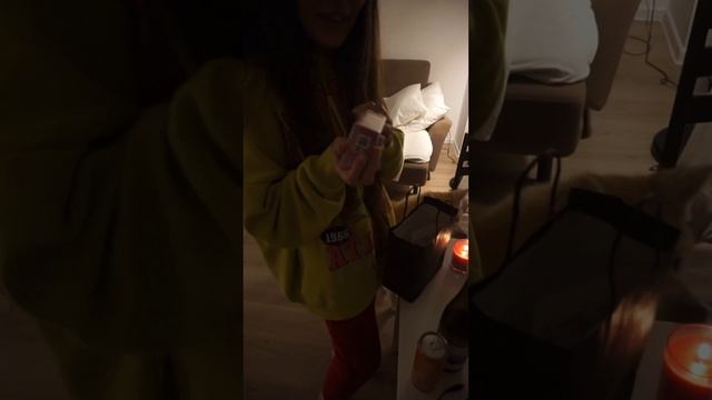 PROSTO DERKO - ЖИЗНЬ. РЕШИЛ ПОРАДОВАТЬ ПОДАРКАМИ СВОЮ ДЕВУШКУ НА ДЕНЬ ВЛЮБЛЁННЫХ смотреть онлайн