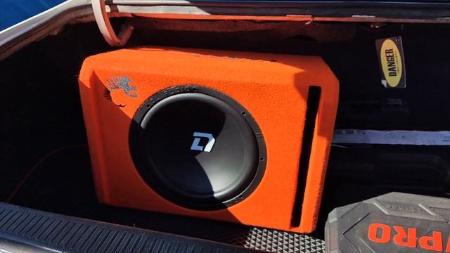 «Активный сабвуфер DL Audio Piranha 12A в Toyota Chaser»