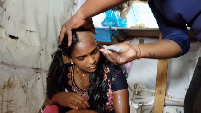 GIRL HEADSHAVE IN SALOON SHOP смотреть онлайн