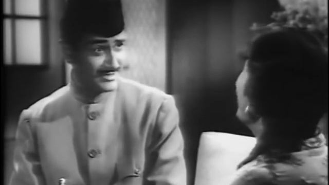 Madhubala Outsmarts Dev Anand - Famous Scene - Jaali Note смотреть онлайн
