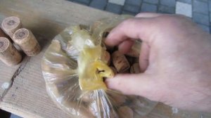 Самодельная корковая пробка для винной бутылки