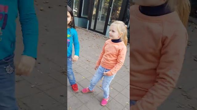 У детей цвет настроения черный ! Смешные дети. Дети в танце. Смешные ролики детей. Дети танцуют смотреть онлайн