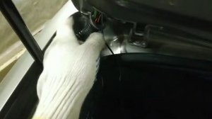 Как протянуть  провод для камеры заднего вида автомобильного видеорегистратора .